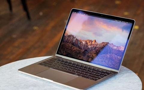 Apple thay pin miễn phí cho Macbook Pro gặp sự cố